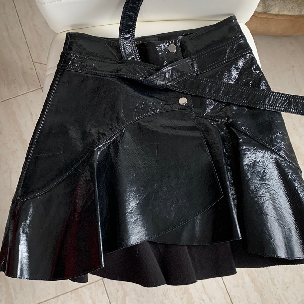 Maje mini leather skir sz 36